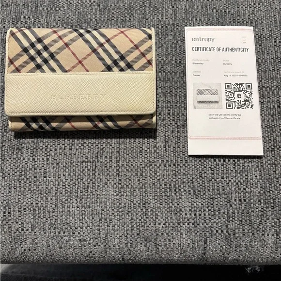 Burberry with COA Beige and Black Checkered Wallet authentic - Picture 14 of 14